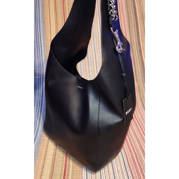 NWT DKNY Black Leather Hobo Shoulder Handbag Black w/ Silver Chain Accent - Picture 2 of 16